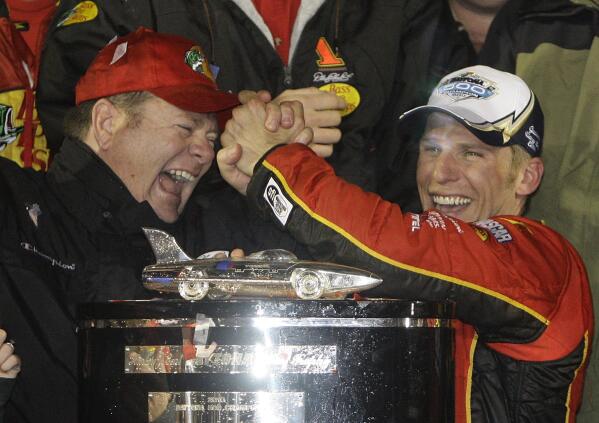 Chip Ganassi hits brakes on 20 years of NASCAR racing | AP News